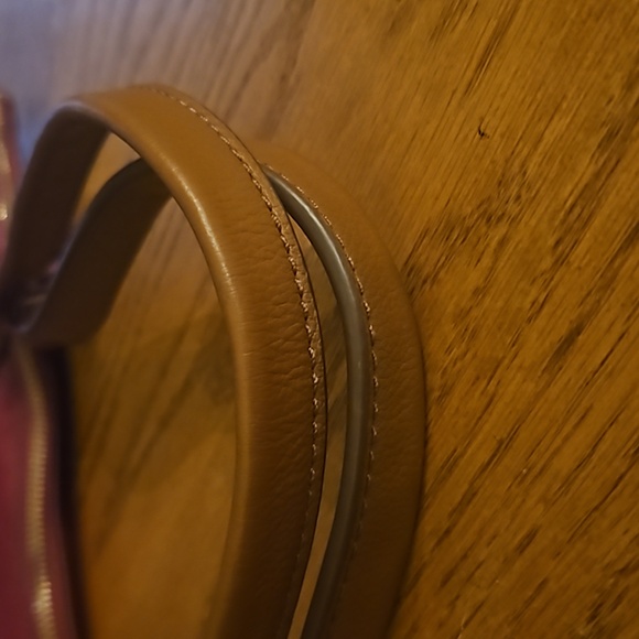 Fossil Key Fiona Leather shoulder bag in Raspberry - Picture 7 of 13